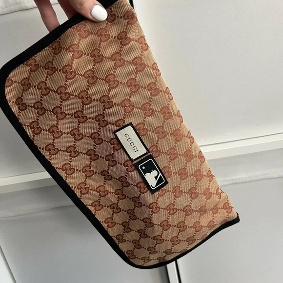 Gucci Women’s MLB SF Giants Calf Skin Leather Loafers Size 6 - Picture 2 of 4